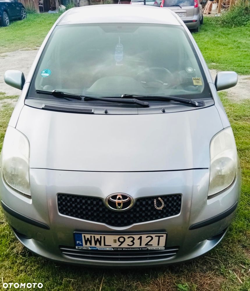 Toyota Yaris - 1