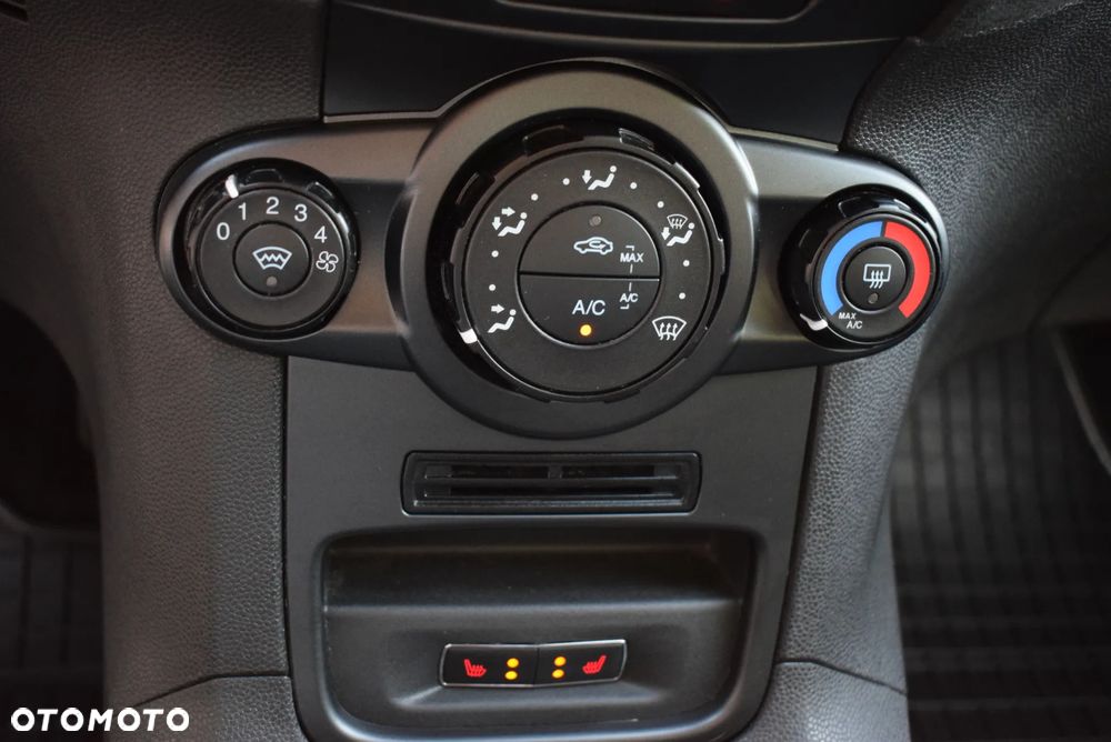 Ford Fiesta 1.25 Celebration - 8
