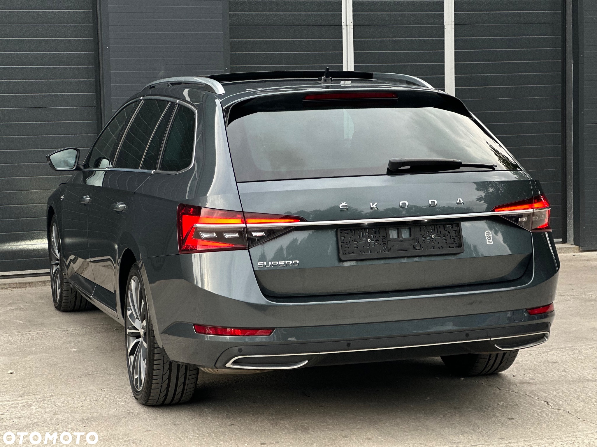 Skoda Superb 2.0 TSI L&K DSG - 17