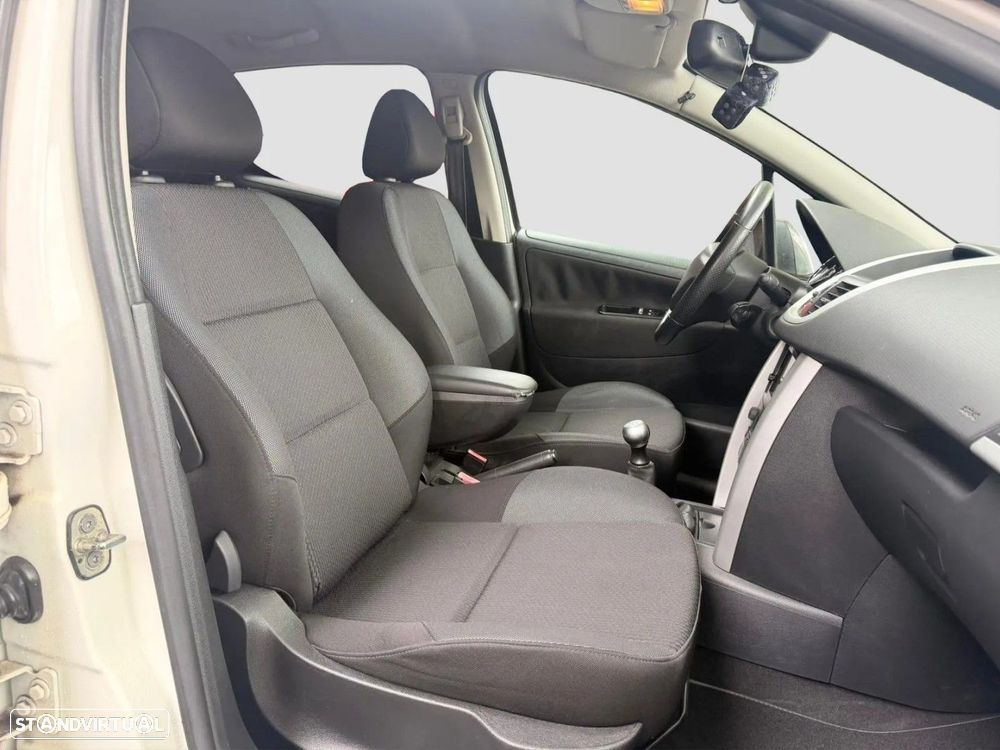 Peugeot 207 1.4 HDi Sport — fotografia 12