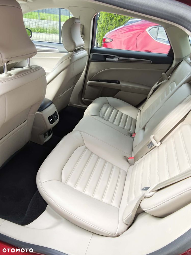 Ford Fusion 2.0 EcoBoost Titanium - 9