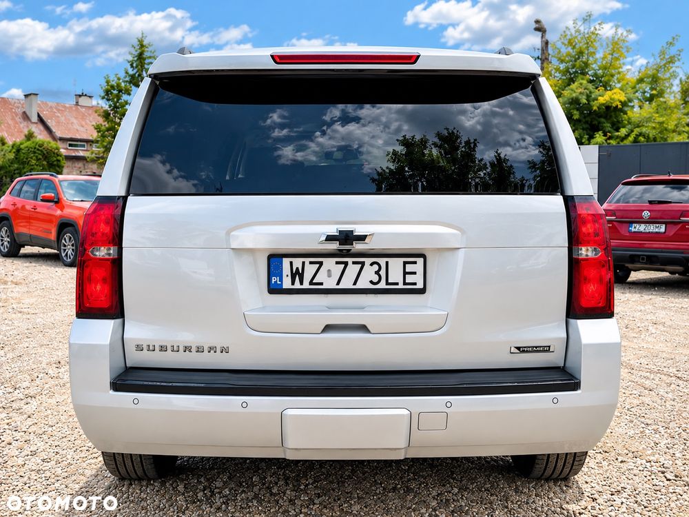 Chevrolet Suburban - 36