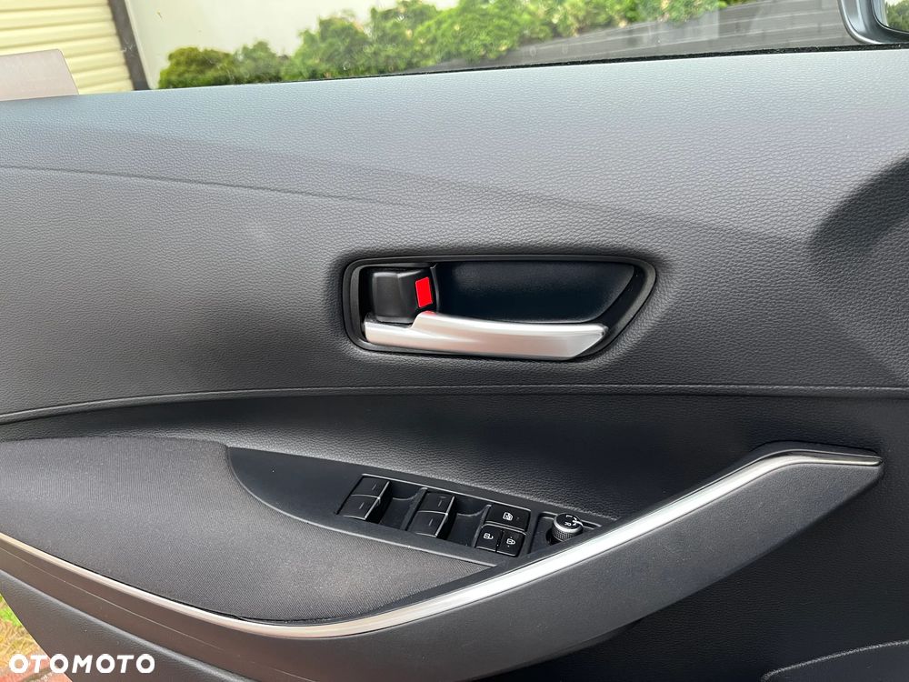 Toyota Corolla 1.8 Hybrid Comfort - 18