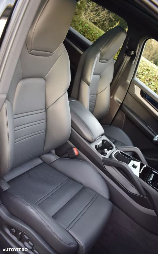 Porsche Cayenne S E-Hybrid - 12