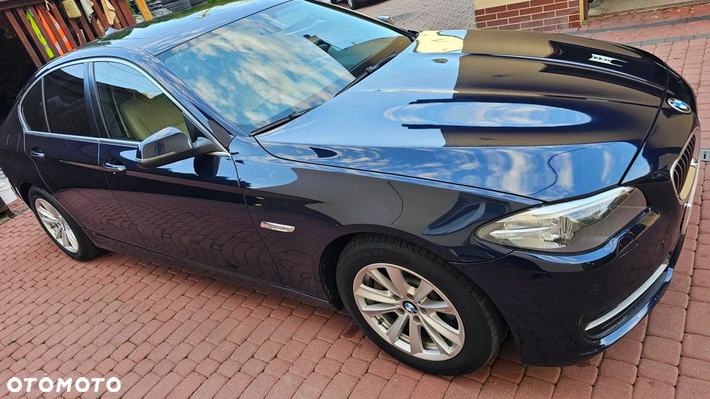 BMW Seria 5 528i xDrive Sport-Aut Luxury Line - 4
