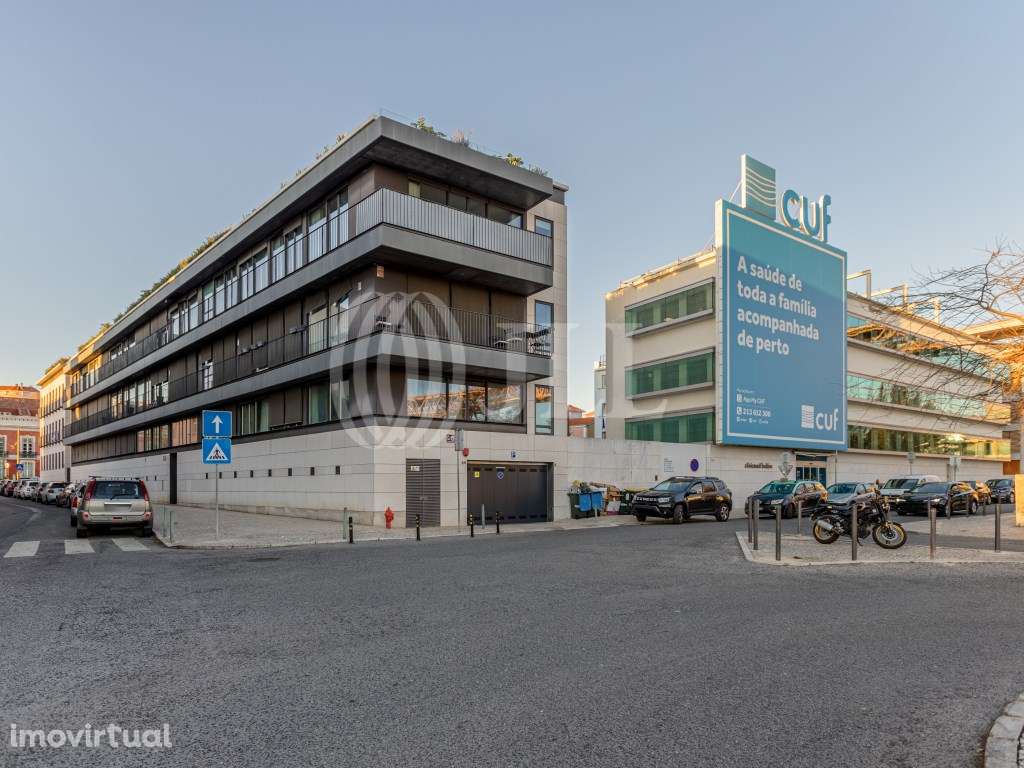 Lugar de estacionamento privativo, em Alcântara, Lisboa - Grande imagem: 3/17