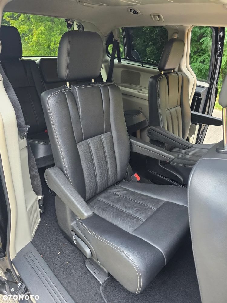 Lancia Voyager 2.8 CRD16v Gold - 24