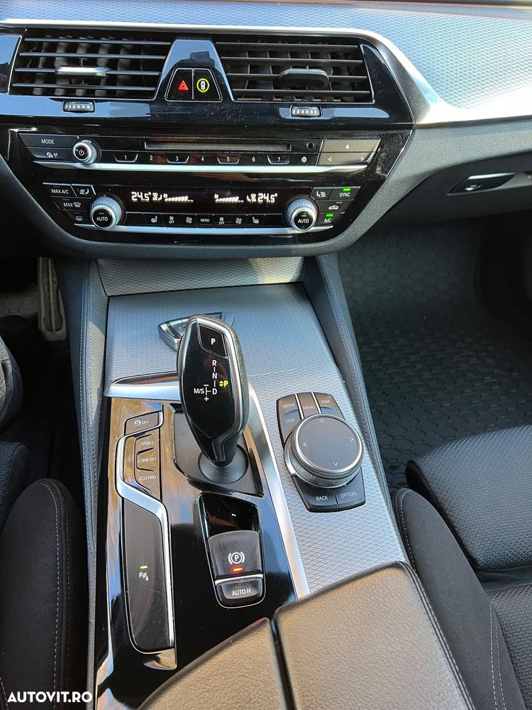 BMW Seria 5 520d Touring Aut. M Sport Edition - 32