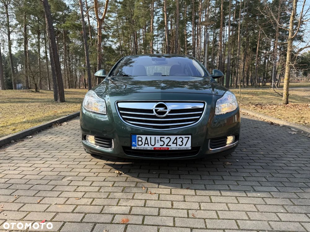 Opel Insignia 2.0 Turbo 4x4 Design Edition - 4