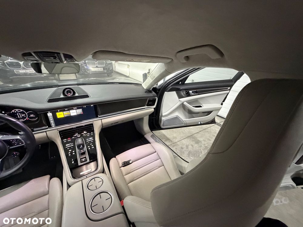 Porsche Panamera Turbo - 39
