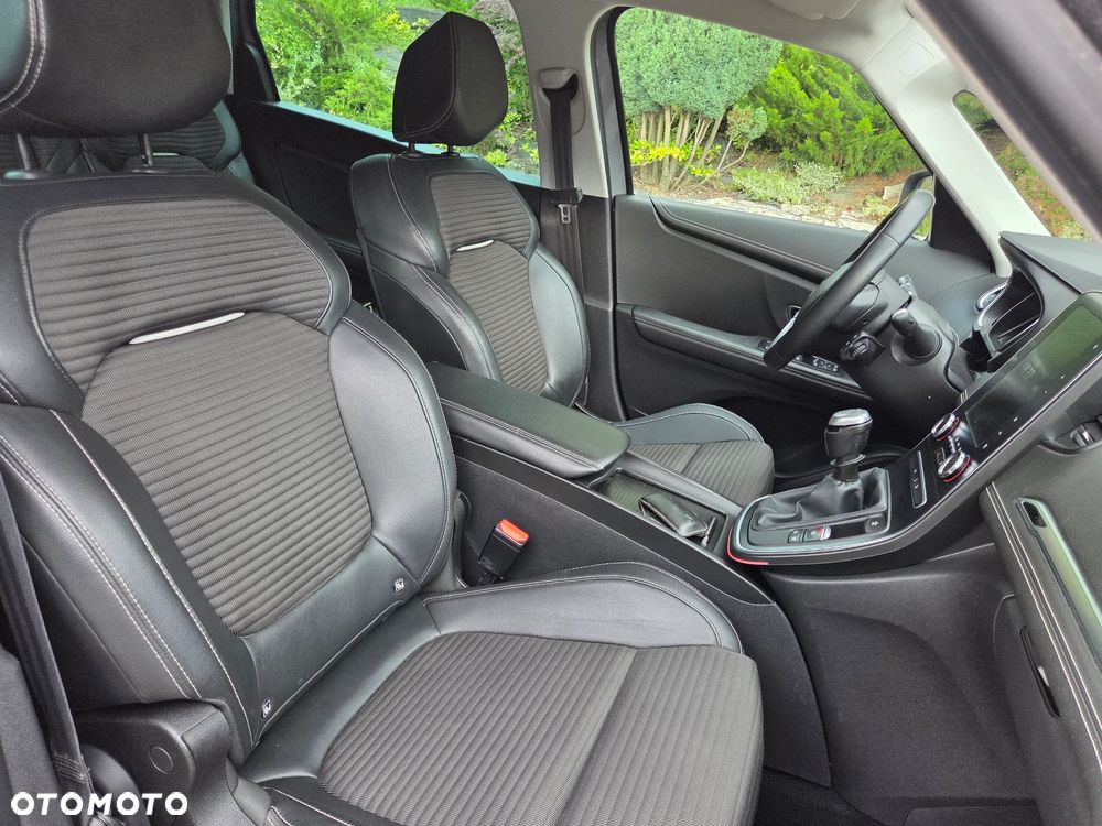 Renault Grand Scenic - 21