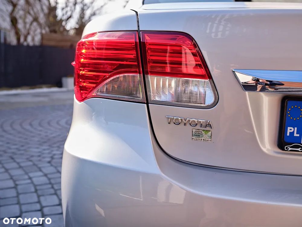 Toyota Avensis 1.8 Luna - 6