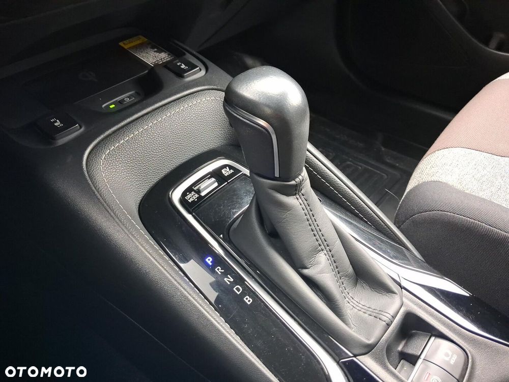 Toyota Corolla 1.8 Hybrid Trek - 27