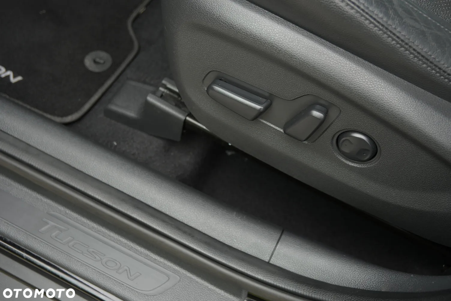 Hyundai Tucson 1.6 GDi 2WD Select - 27