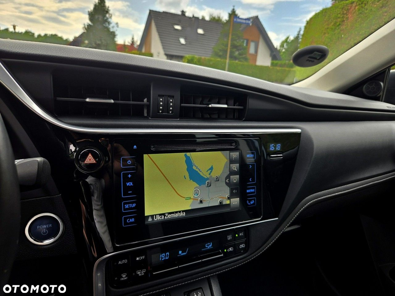 Toyota Auris - 16
