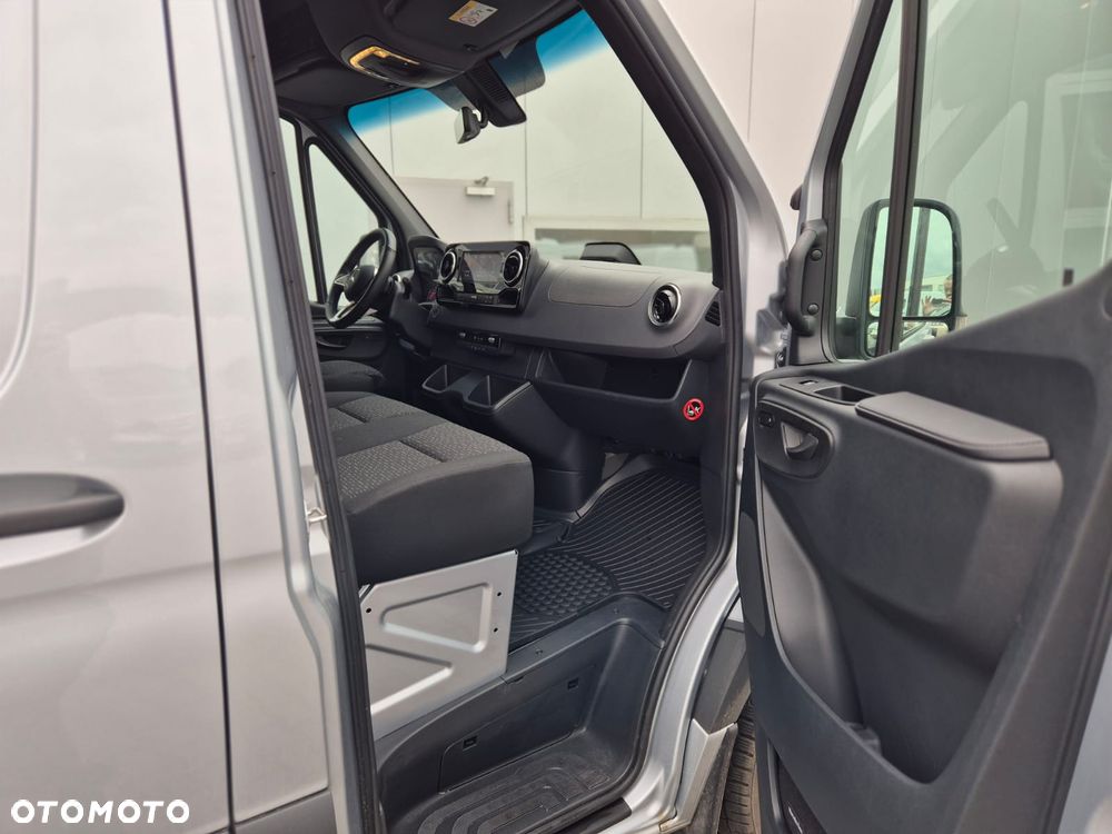 Mercedes-Benz Sprinter 317 - 16