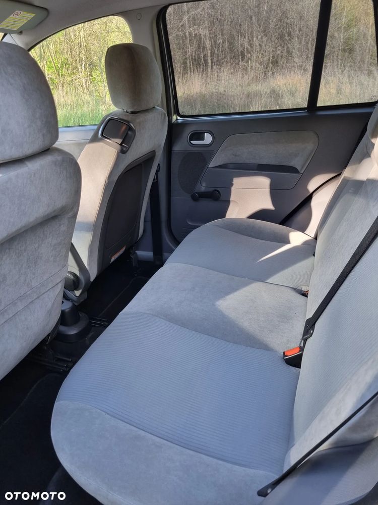 Ford Fusion 1.6 Fun X - 14