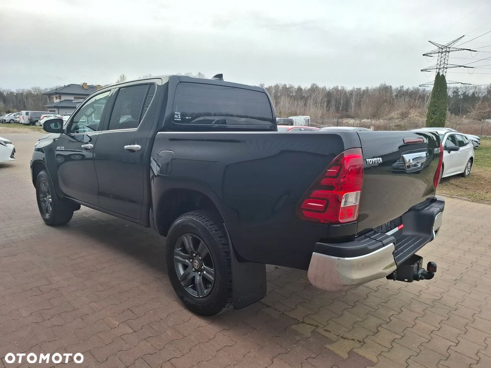Toyota Hilux - 10