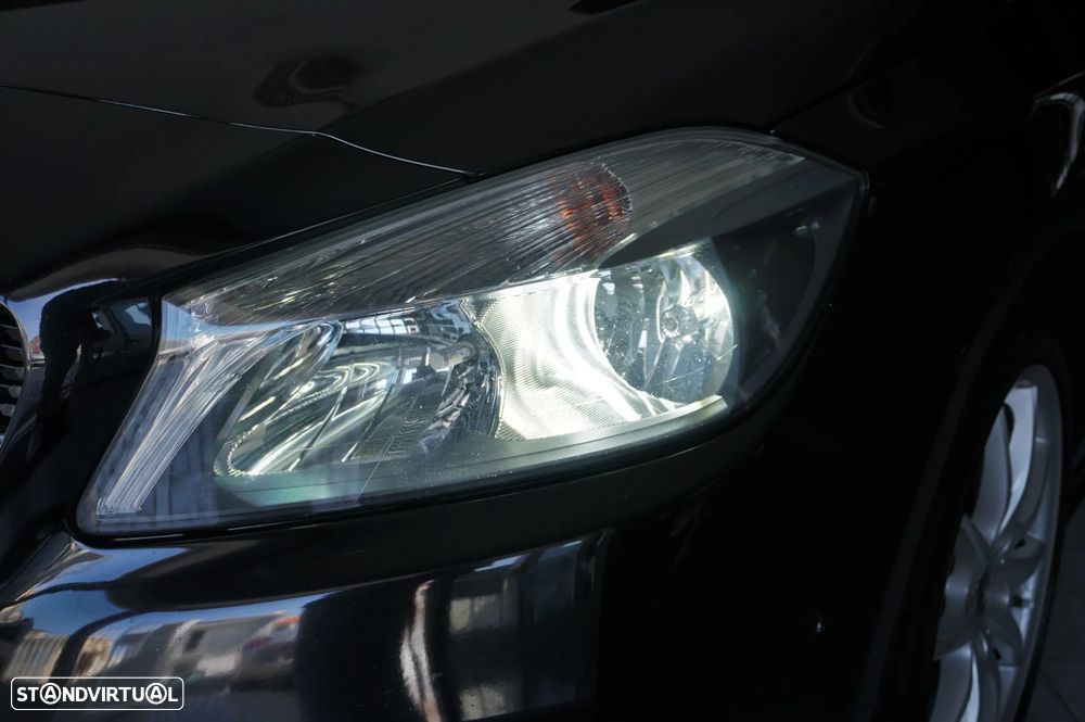 Mercedes-Benz A 180 d Urban - 32