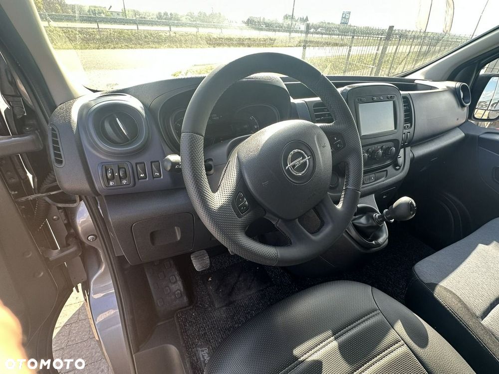 Opel Vivaro - 18