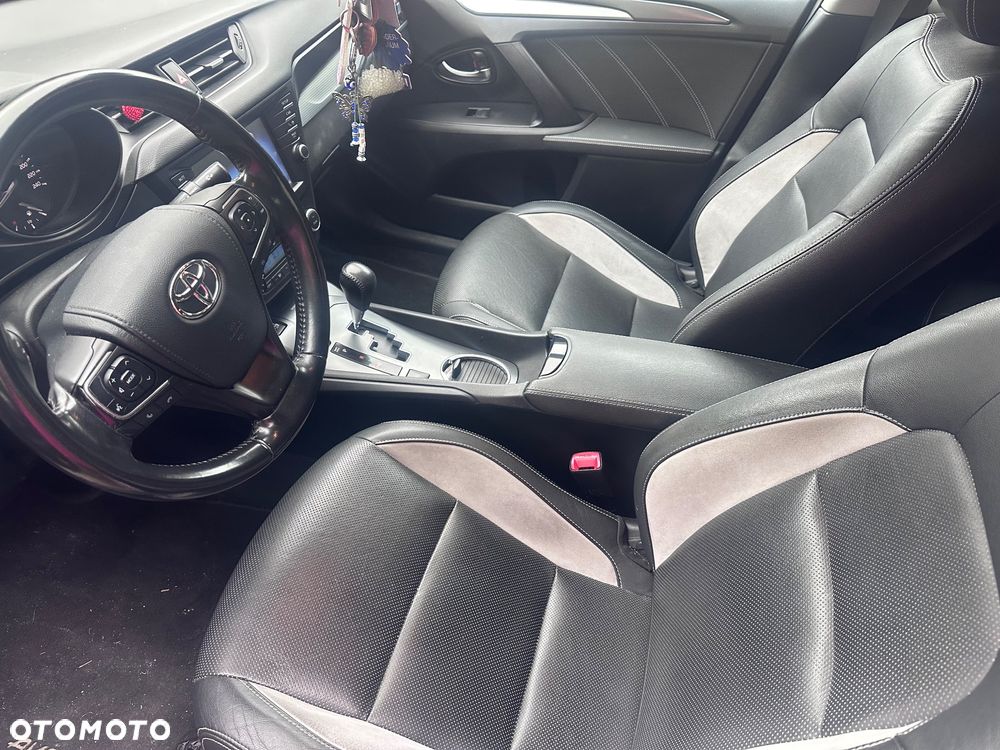 Toyota Avensis 1.8 Premium MS - 16