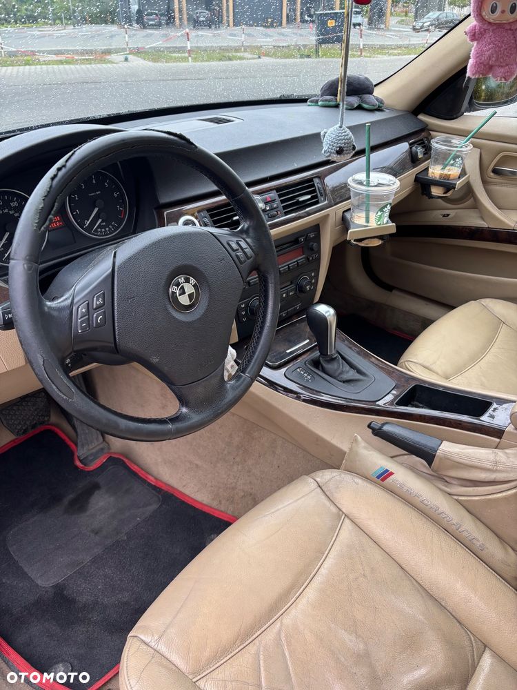 BMW Seria 3 325xi - 13