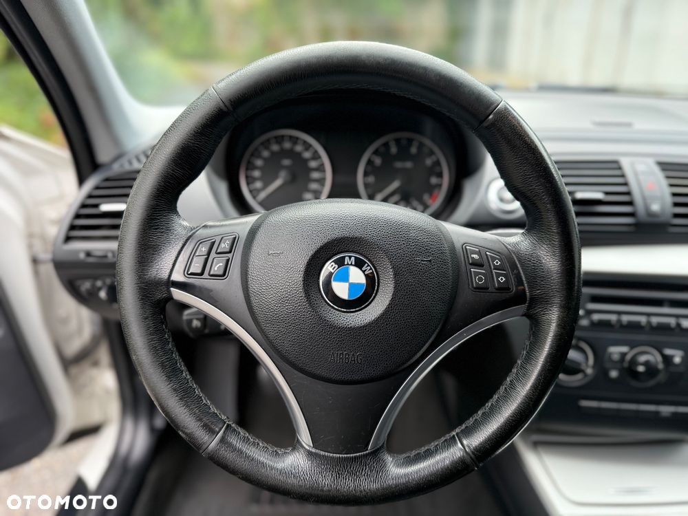 BMW Seria 1 116i - 11