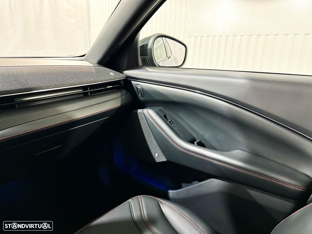 Ford Mustang Mach-E AWD PREMIUM - 27