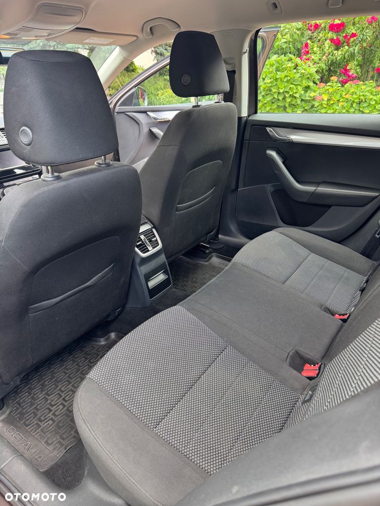 Skoda Octavia 2.0 TDI Edition - 6