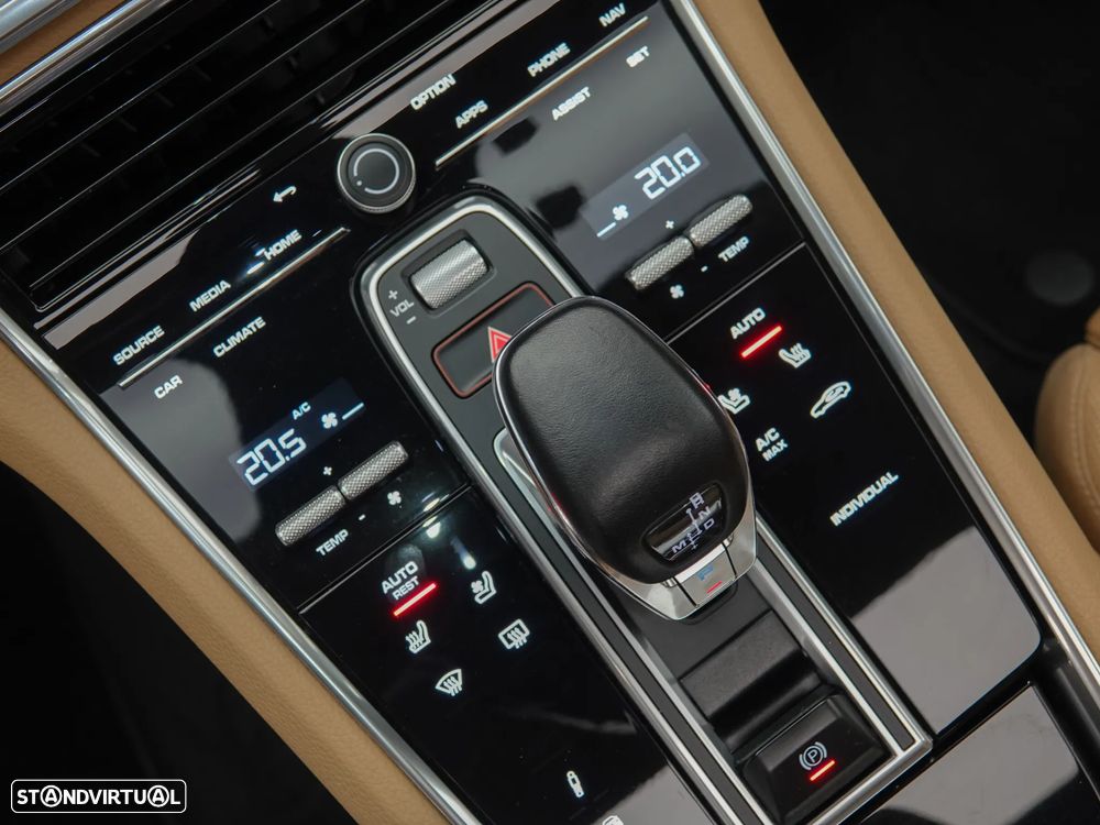 Porsche Panamera Sport Turismo 4 E-Hybrid Platinum Edition - 29