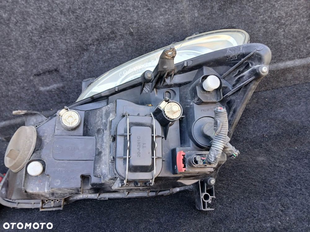 Toyota Corolla E12 lampa przednia prawa. - 3