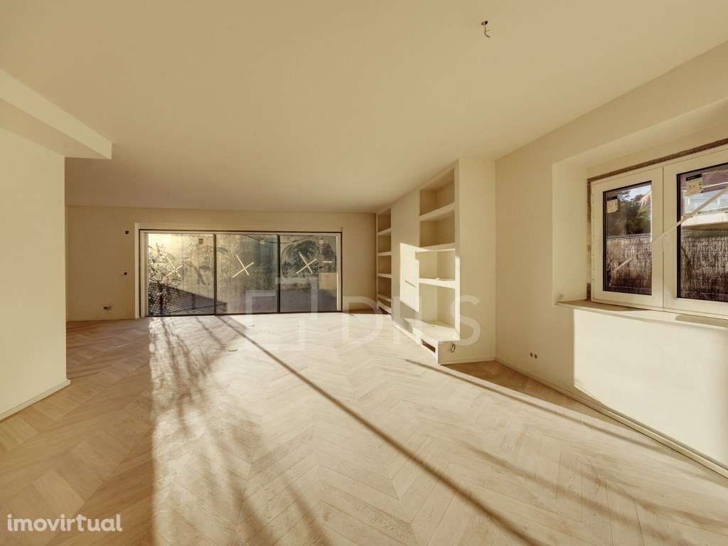 Moradia T6, remodelada, no centro do Estoril - Grande imagem: 4/60