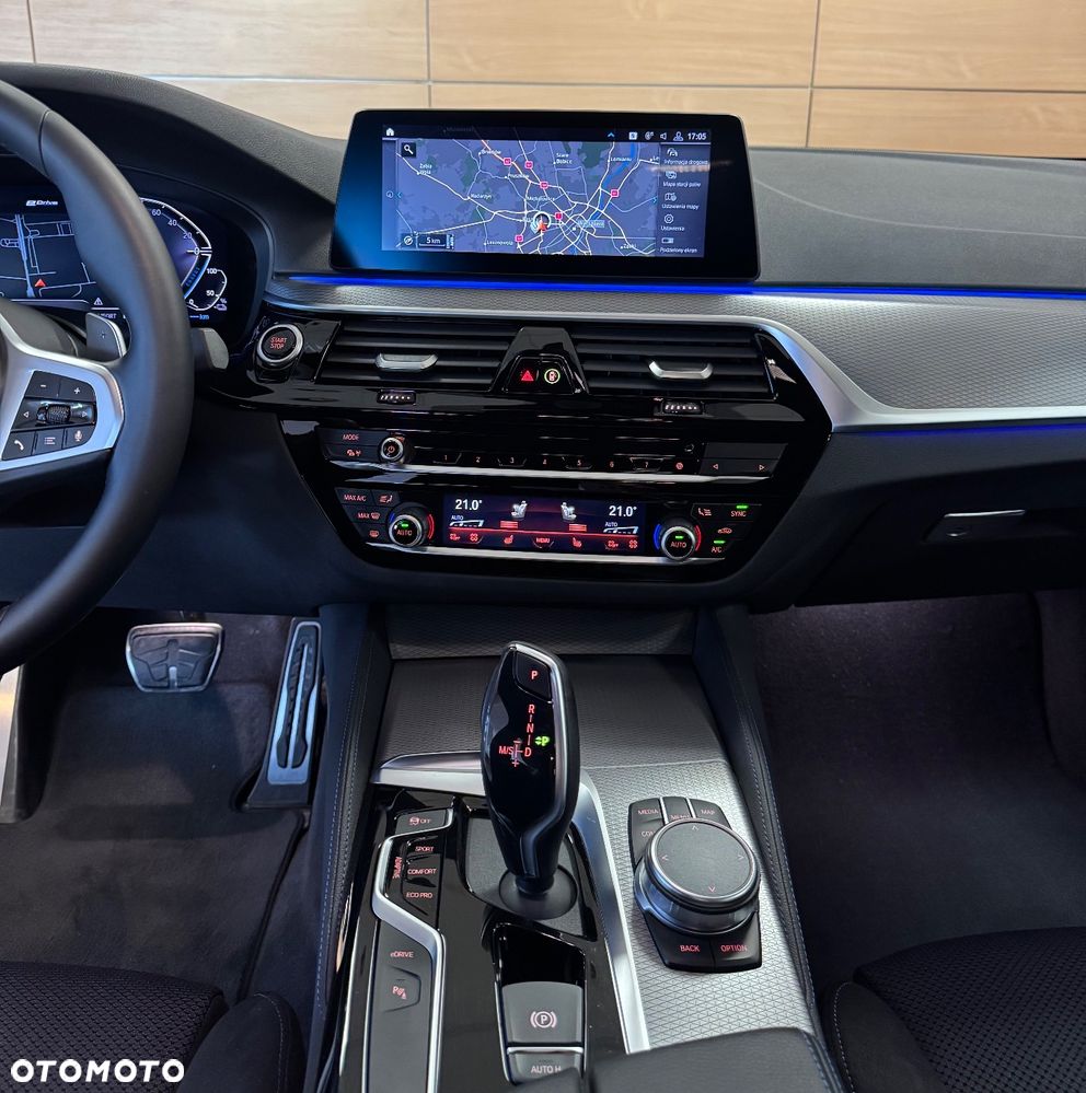 BMW Seria 5 530e iPerformance xDrive M Sport sport - 16