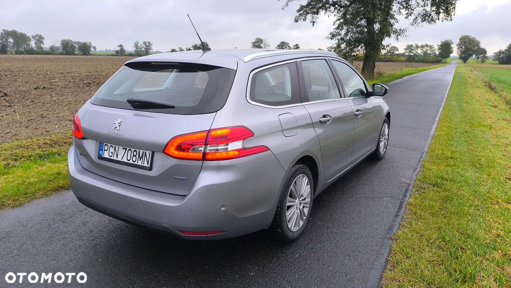 Peugeot 308 - 8