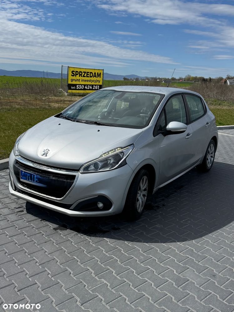 Peugeot 208 - 10