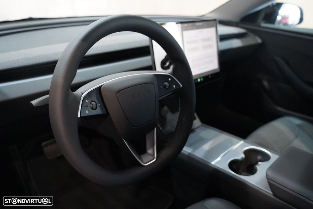Tesla Model 3 - 9
