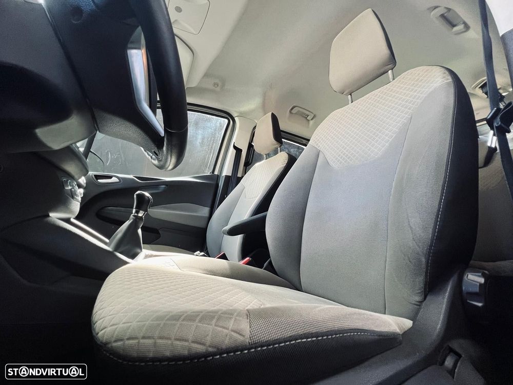 Ford Tourneo Courier 1.0 EcoBoost Titanium - 33