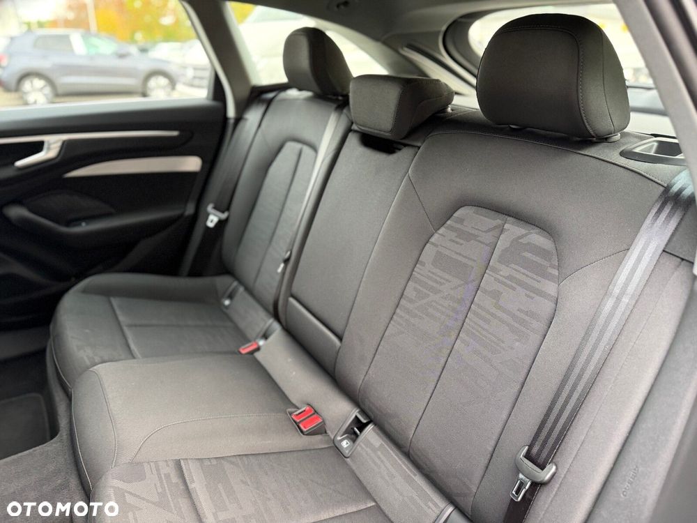 Audi A6 Avant - 14