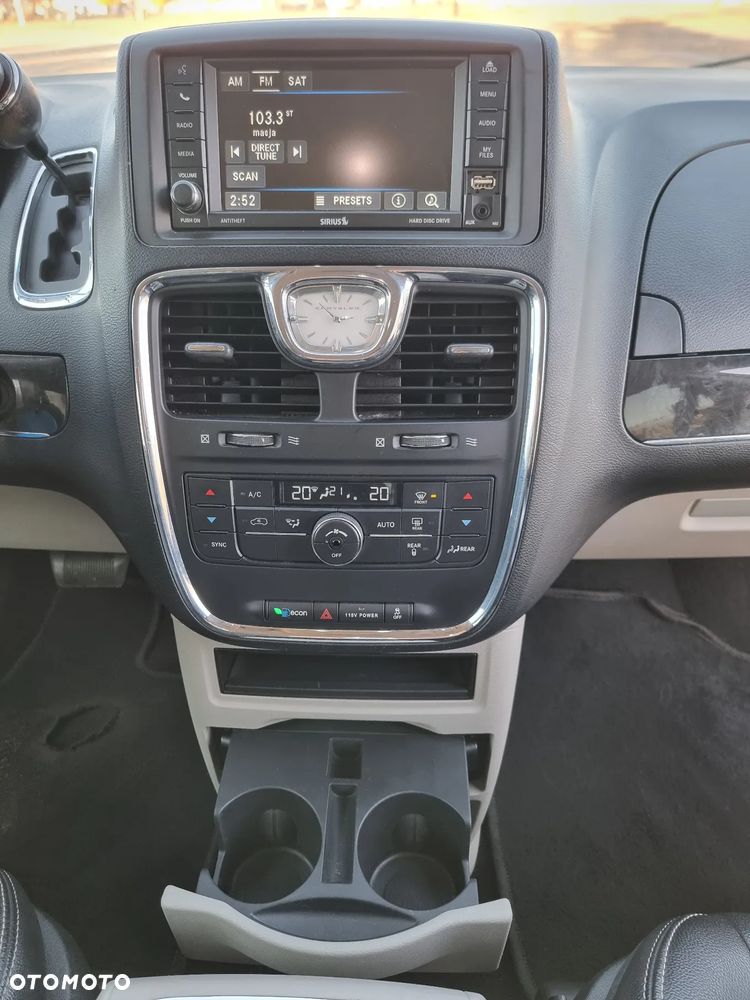 Chrysler Town & Country 3.6 Touring - 33