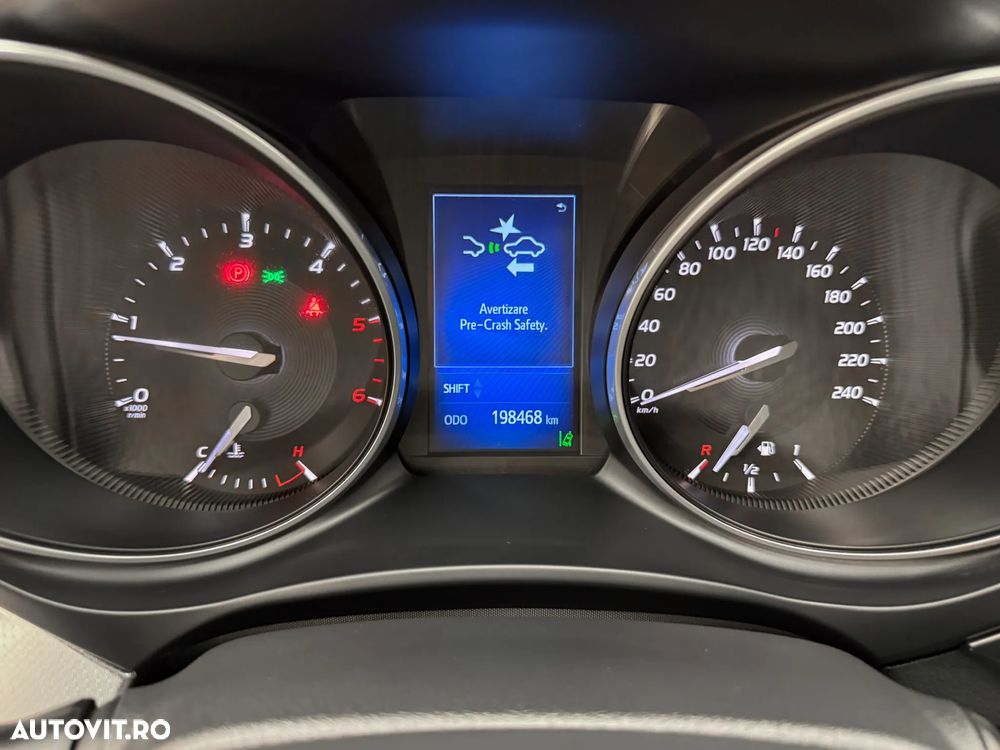 Toyota Avensis 2.0 D-4D Executive - 33