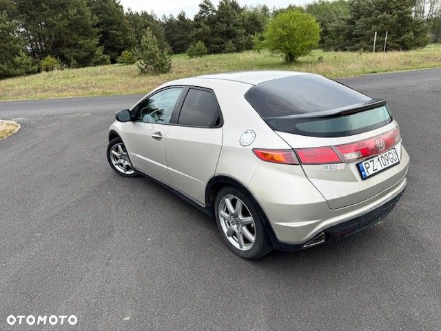 Honda Civic 1.8 Executive - 8