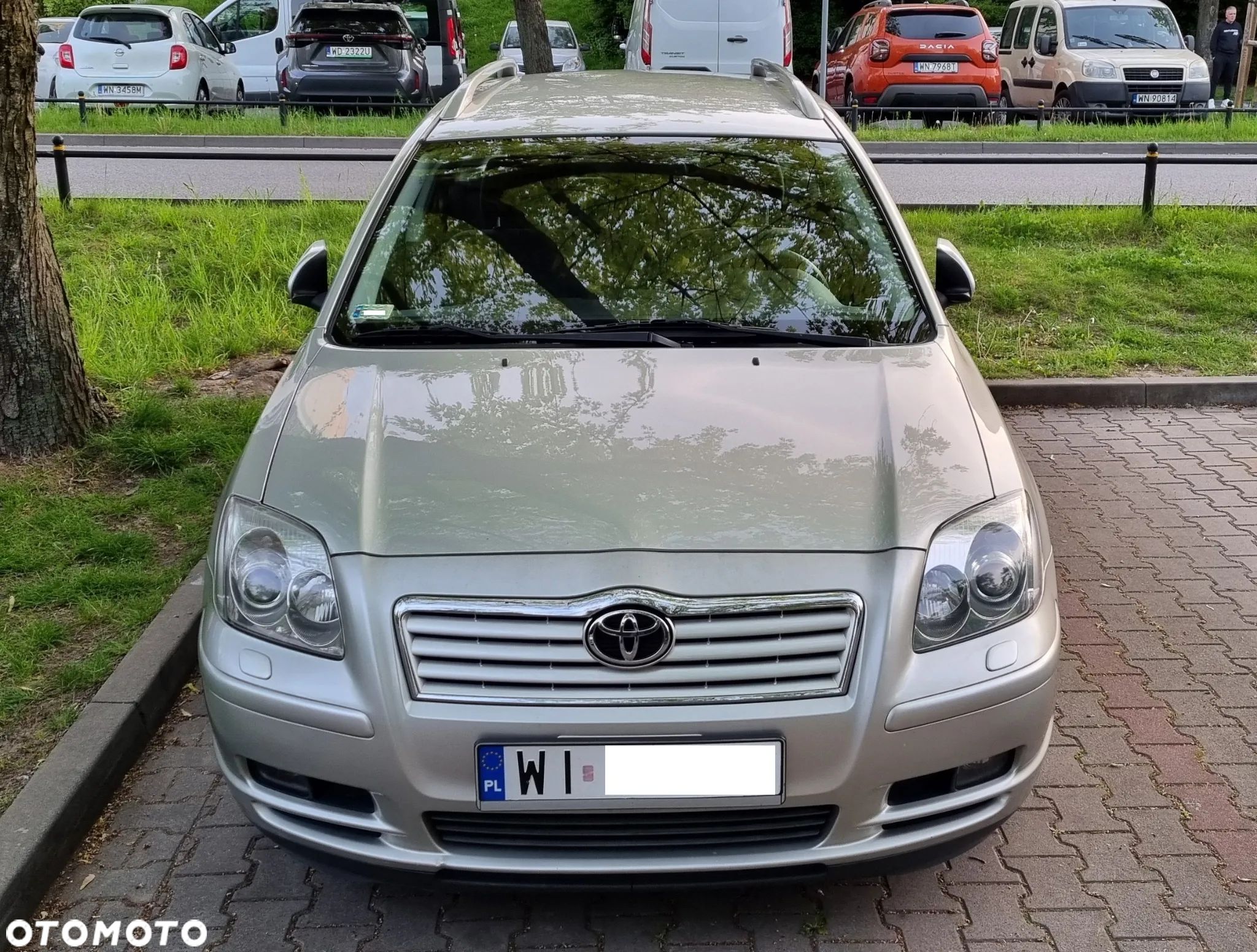 Toyota Avensis - 1