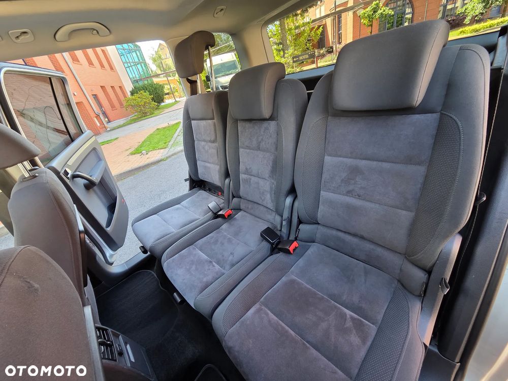 Volkswagen Touran 1.6 TDI DPF BlueMotion Technology DSG Highline - 27
