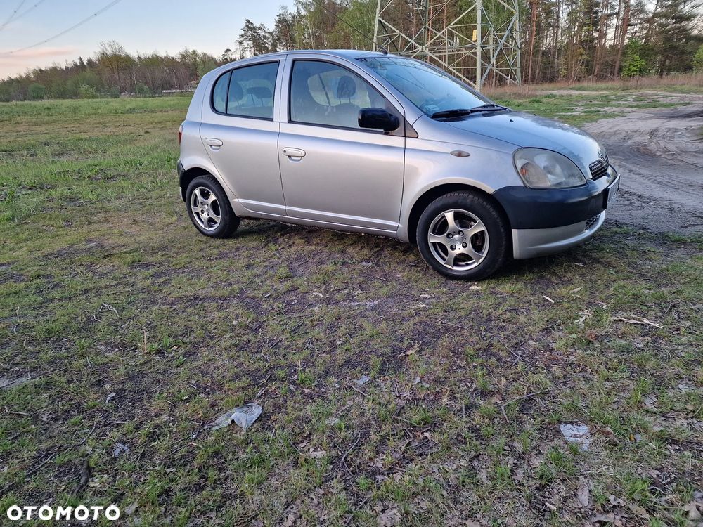 Toyota Yaris 1.0 Base - 3