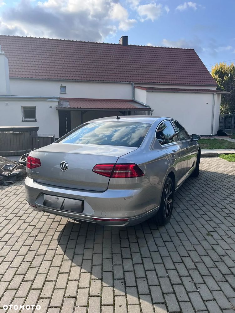 Volkswagen Passat 2.0 TDI SCR Highline DSG - 9