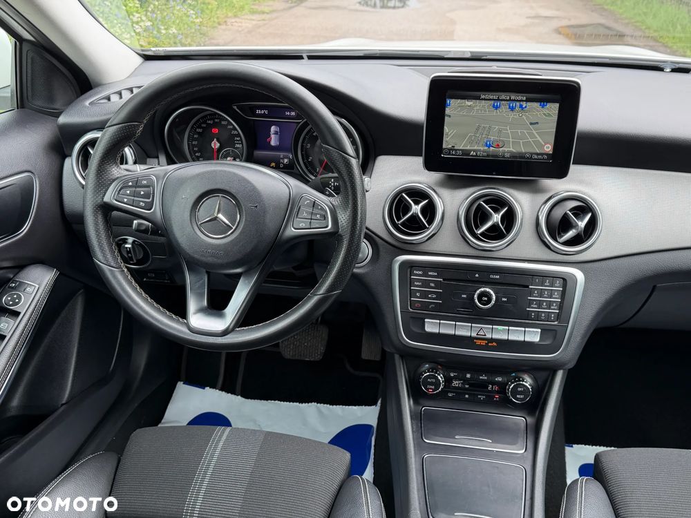 Mercedes-Benz GLA 200 7G-DCT Urban - 8