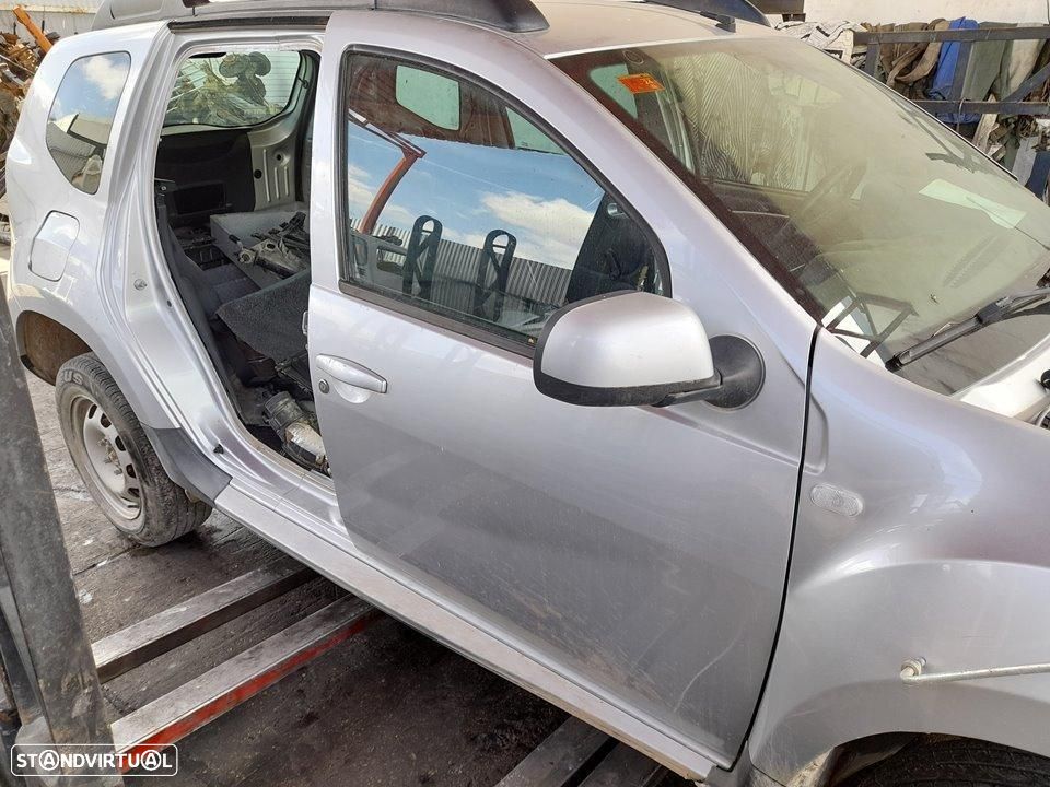PORTA FRENTE DIREITA DACIA DUSTER I - 1