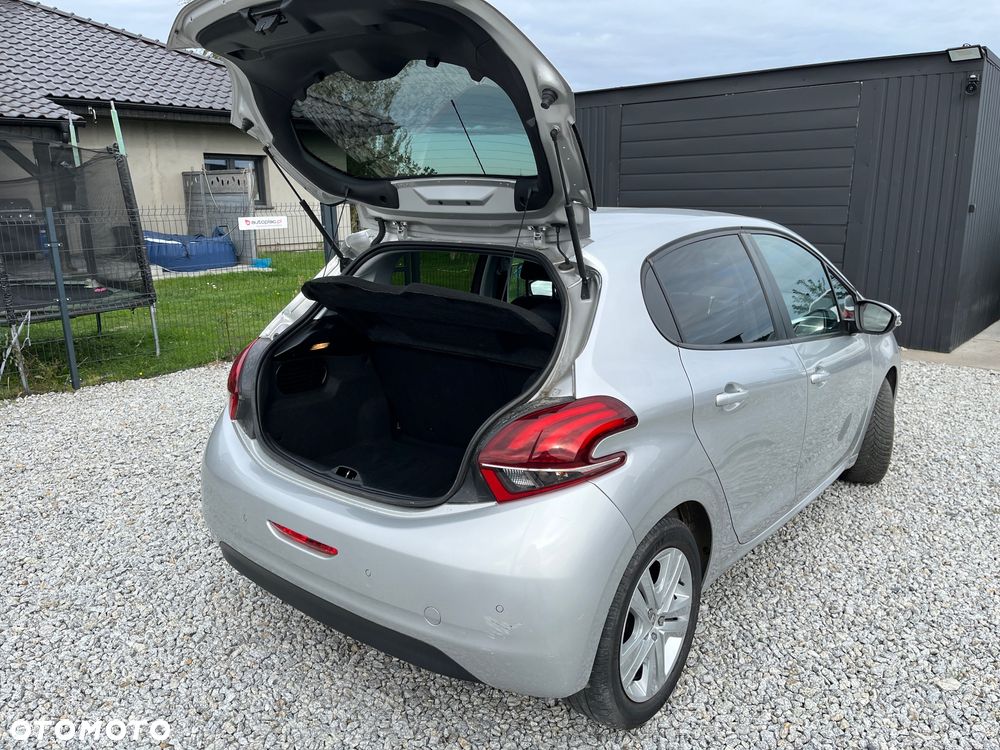 Peugeot 208 1.2 PureTech Style - 19