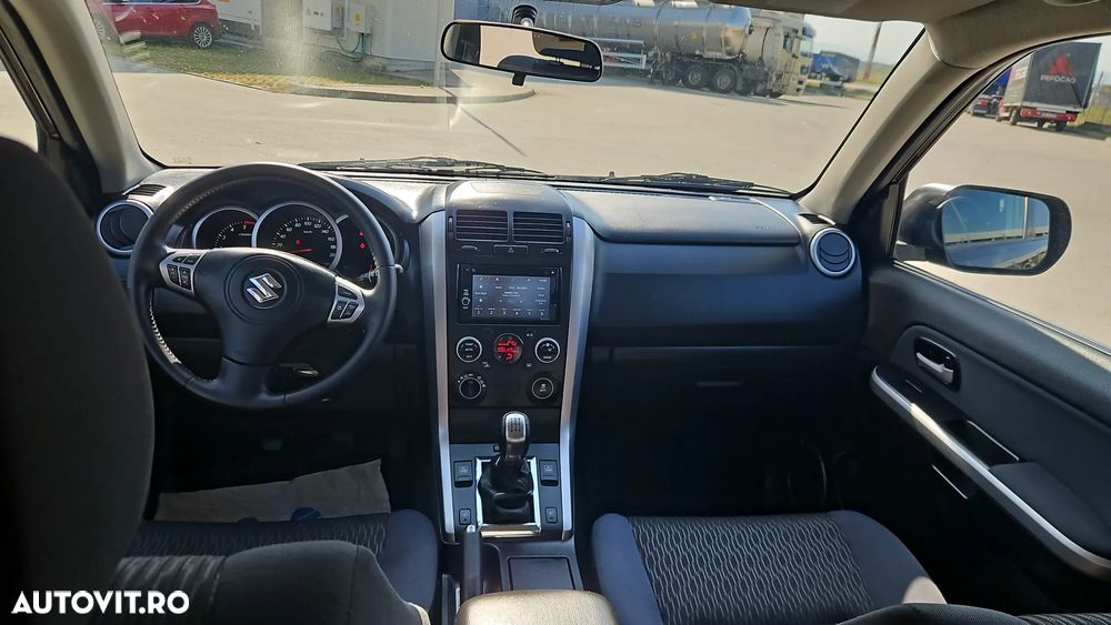 Suzuki Grand Vitara 1.9 DDiS Comfort - 10