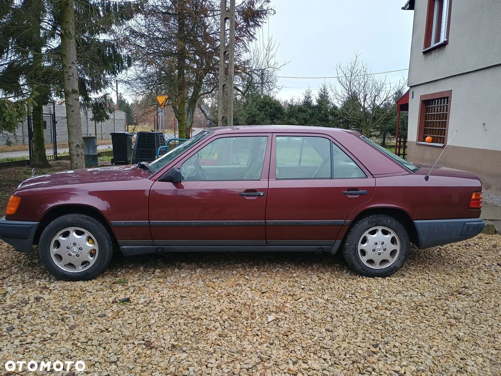 Mercedes-Benz Klasa E 220 D Classic - 2